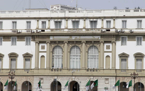 جلسة حول مشروعين قانونين بمجلس الأمة