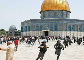 الرئاسة الفلسطينية: نرفض أي تدخل في شؤون الأقصى