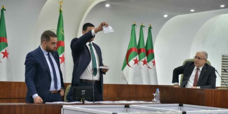 اسقاط العهدة البرلمانية عن نائب في المجلس الشعبي الوطني