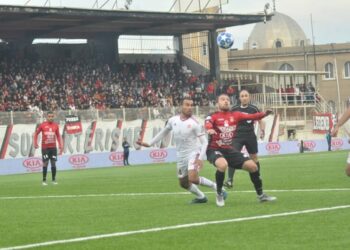 الشباب والاتحاد ينهيان الموسم دون جمهور