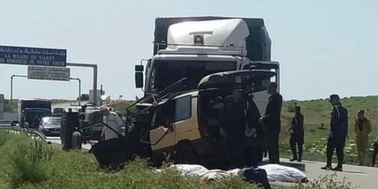 مصرع 6 أشخاص في حادث مرور مروع