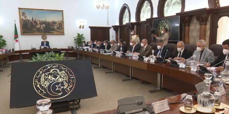 ما تقرر بخصوص منح الامتياز لإنجاز مشاريع استثمارية