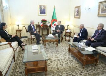 قوجيل يستقبل سفير فرنسا بالجزائر