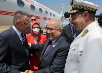 نائب الرئيس التركي يصل بوهران