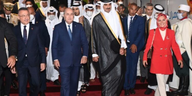 الرئيس تبون رفقة ضيوف الجزائر (صور)