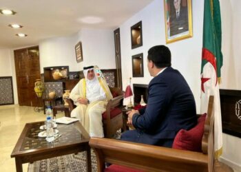 وزير السياحة يتحادث مع سفير دولة قطر