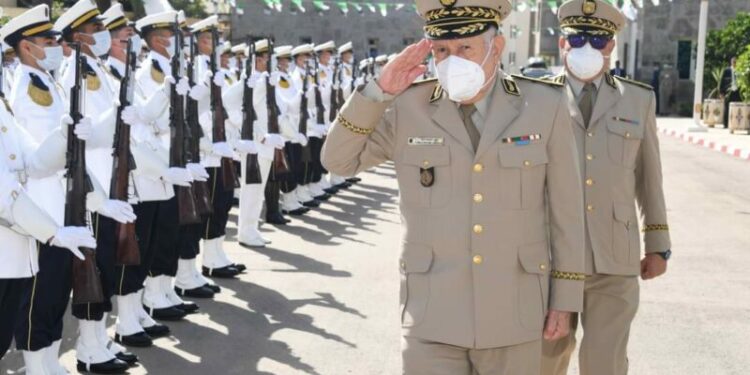 الفريق شنقريحة يشرف على تخرج الدفعة 15 لدورة الدراسات العليا الحربية