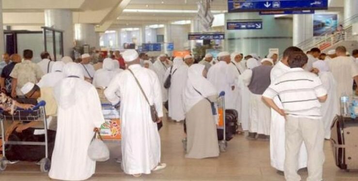 الجزائريون يحجون بعد عامين من الانقطاع