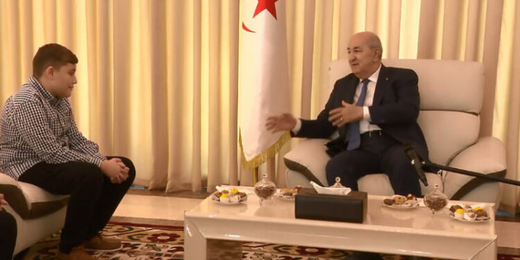 الرئيس تبون يستقبل الطفل الأمريكي ماثيو هيل