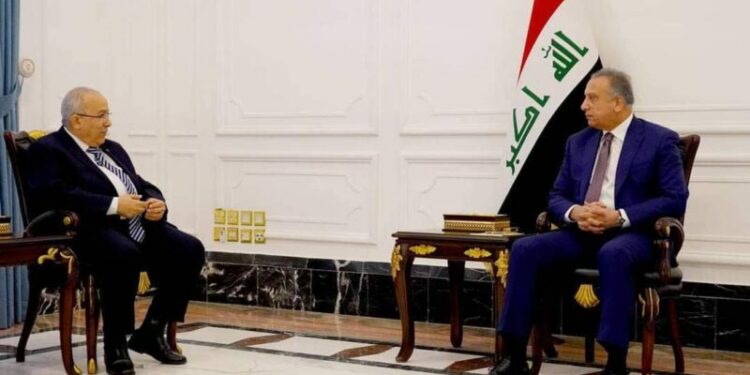لعمامرة يُستقبل من قبل رئيس مجلس الوزراء العراقي