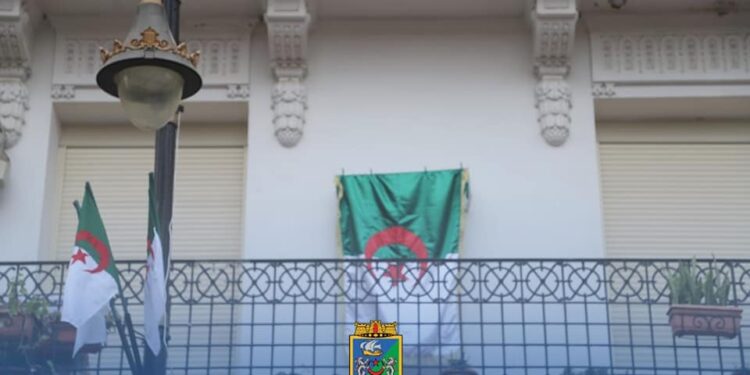 ستينية الاستقلال.. مبادرة “علم في كل شرفة “