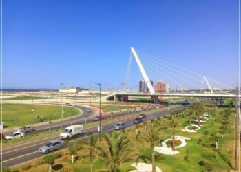 الساحة المقابلة لجامع الجزائر