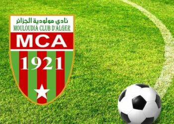 مولودية الجزائر يتدرب في مدرسة الفندقة