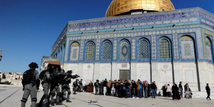 جرائم الكيان الصهيوني في حق المقدسات الفلسطينية