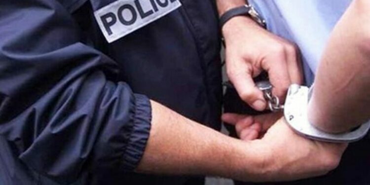 توقيف شخصين وحجز كمية من المخدرات بسيدي أمحمد