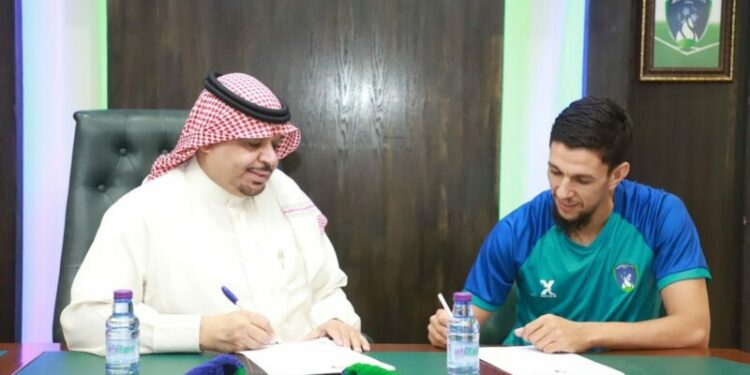 عريبي يوقع لنادي الشعلة السعودي