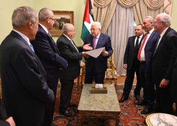 فلسطين أول مشارك في “قمة الجزائر”