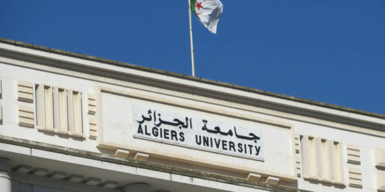 1.7 مليون طالب يلتحقون بالجامعات اليوم