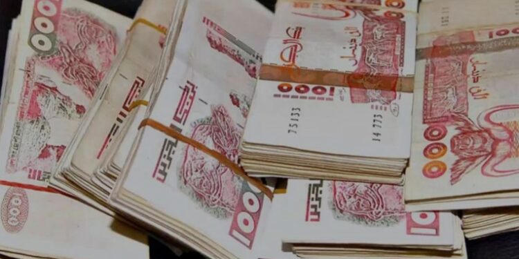 أسباب ارتفاع قيمة الدينار وتوقعات