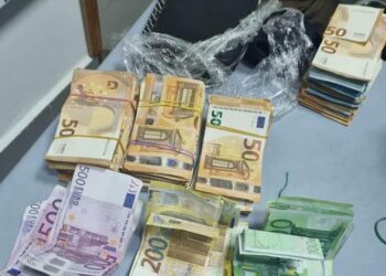 حجز مبلغ معتبر من العملة الصعبة بأم الطبول