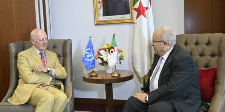ما دار بين لعمامرة ودي ميستورا