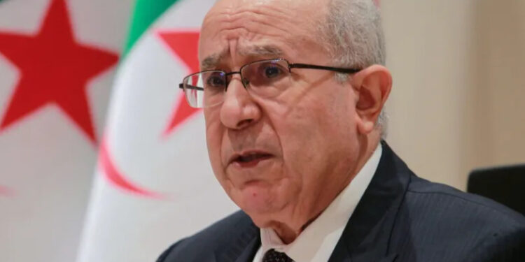لعمامرة: الجزائر مجندة لإنجاح القمة العربية الـ 31