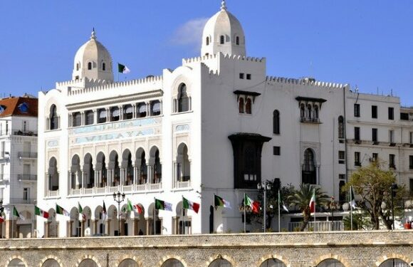 بن عبد الرحمان يتحدث عن مشروع القانون الأساسي للولاة