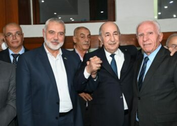 رئيس الجمهورية يزور المشاركين في مؤتمر الفصائل الفلسطينية