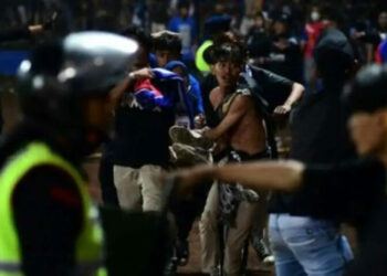 أندونيسيا.. فريق تقصي حقائق في حادث التدافع بملعب كرة القدم