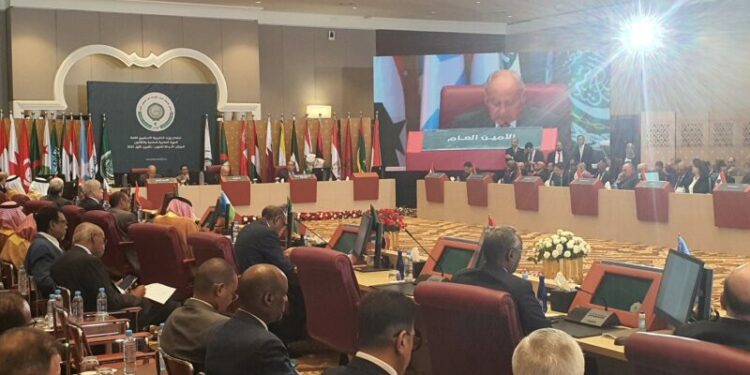 وزراء خارجية عرب يؤكدون حرصهم على نجاح قمة الجزائر