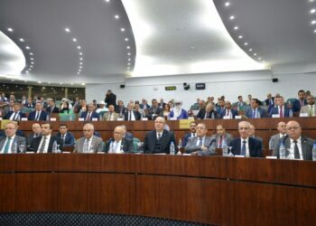 نواب يدعون إلى الاهتمام أكثر بتحسين معيشة المواطن