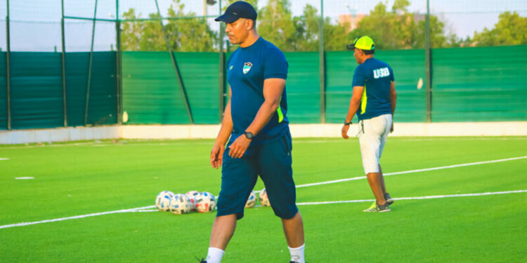اتحاد بسكرة يفسخ عقد حجار