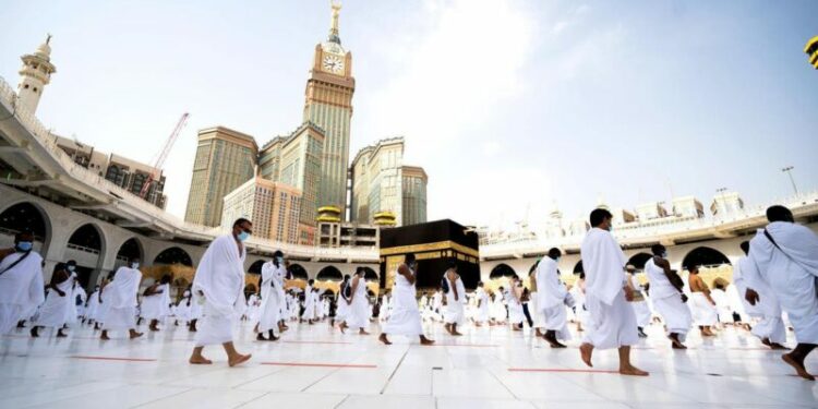 الترخيص لـ335 وكالة سياحة لتنظيم العمرة