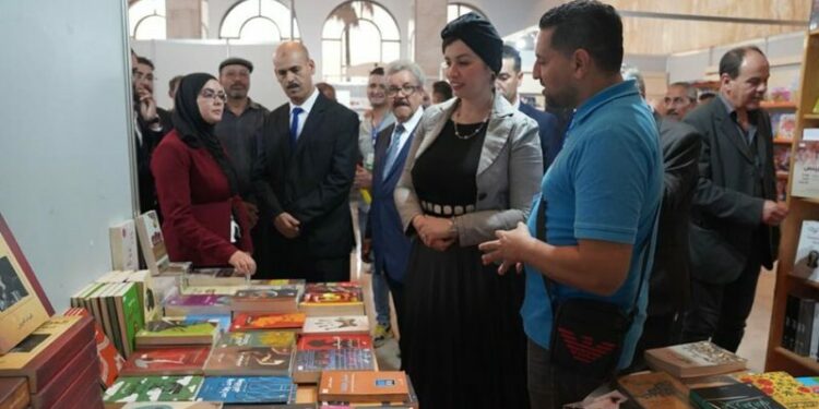 افتتاح الصالون العربي للكتاب