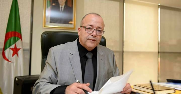 وزير الاتصال يشيد بجهود الصحافة في تغطية أشغال القمة العربية