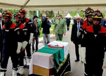 جثمان العميد المتقاعد محمد بتشين يوارى الثرى