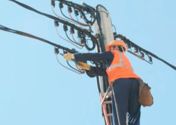 ربط 867 وحدة سكنية بالكهرباء والغاز في الجزائر العاصمة