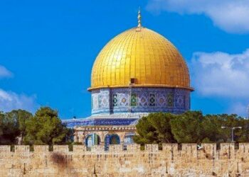مستوطنون يقتحمون باحات المسجد الأقصى