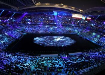 حفل افتتاح مميز لكأس العالم 2022 بملعب البيت