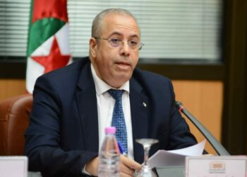 زغدار: الجزائر تتجه نحو صناعة حقيقة..