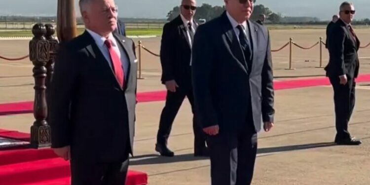ملك الأردن ينهي زيارته إلى الجزائر