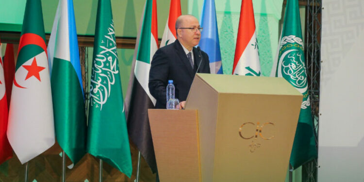الوزير الأول: التكوين المهني مهم في الاستراتيجية التنموية