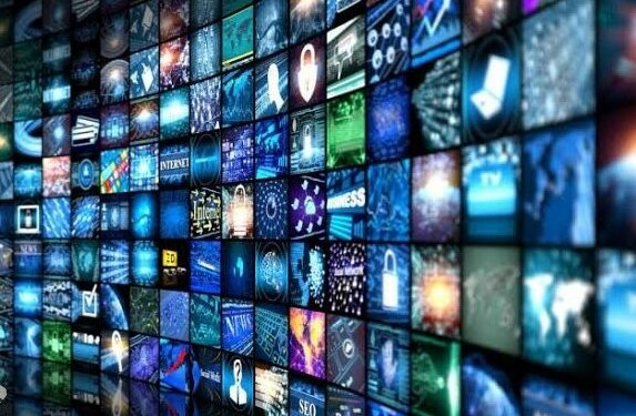 الإعلام.. ثلاثة مشاريع قوانين في البرلمان