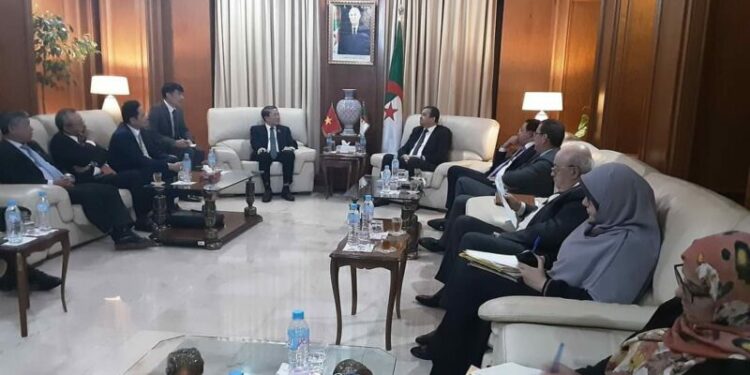 مباحثات جزائرية-فيتنامية حول الطاقة
