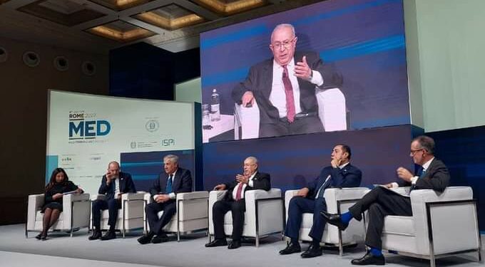 لعمامرة: الجزائر تؤدي دورا محوريا في المنطقة