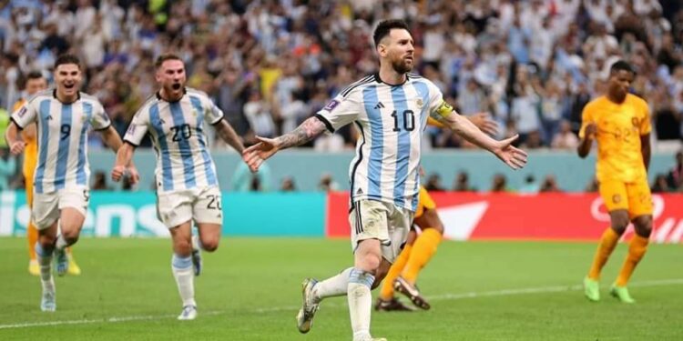 كأس العالم.. الأرجنتين في نصف النهائي