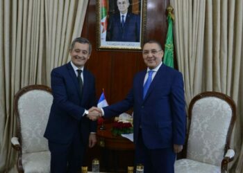 وزير الداخلية يتباحث مع نظيره الفرنسي