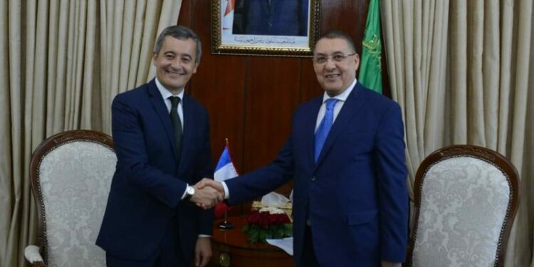 وزير الداخلية يتباحث مع نظيره الفرنسي