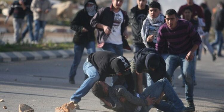 إصابة فلسطيني برصاص الاحتلال الصهيوني شرق رام الله