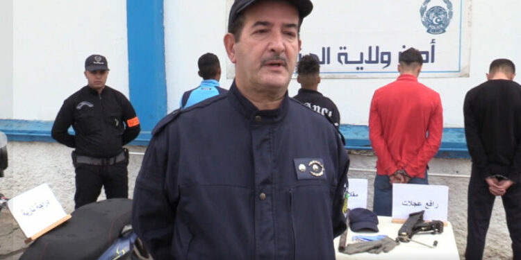 الإطاحة بشبكة سطو على المنازل والمحلات التجارية